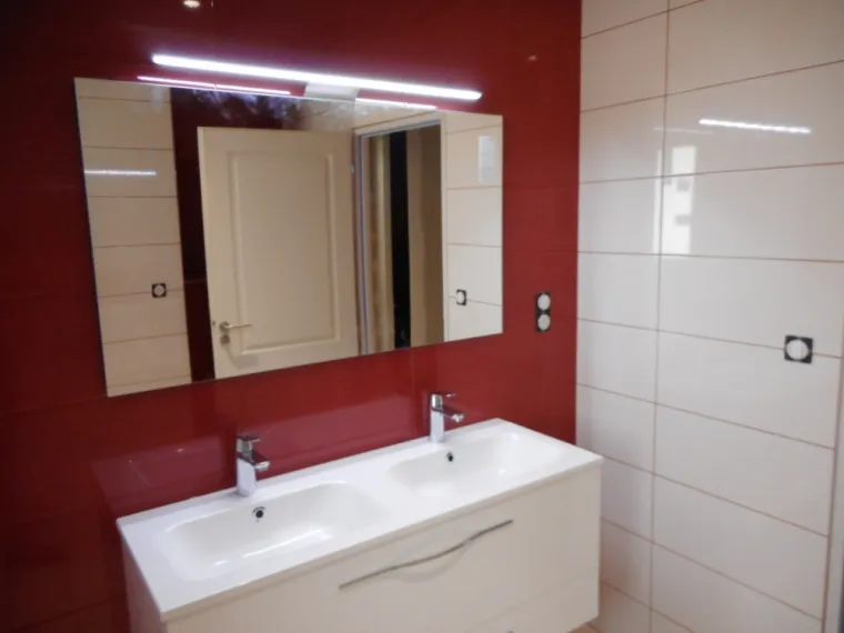 Pose de faïence pour salle de bains à Aurillac, Aurillac, Desblats Carrelage