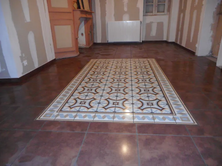 Pose de carrelage décoratif au sol à Aurillac, Aurillac, Desblats Carrelage