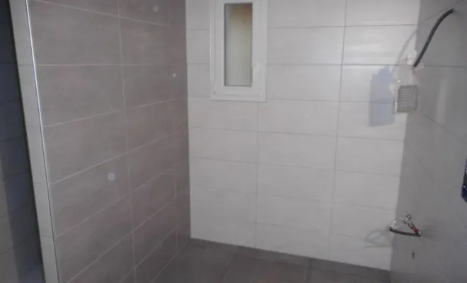 Pose de carrelage salle de bain à Laveissière : un rendu soigné et durable, Aurillac, Desblats Carrelage